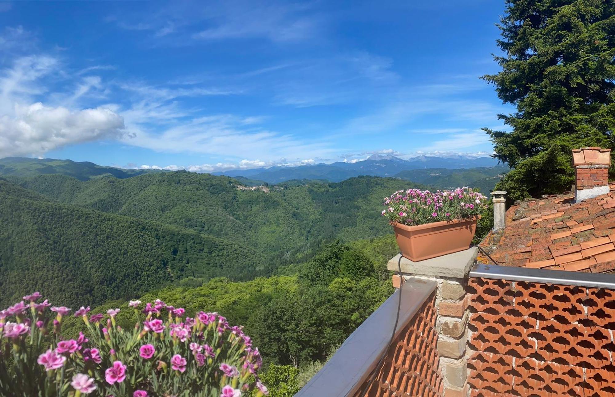 Home Holidays Crasciana, Con Terrazza Vista Sulle Alpi Apuane. المظهر الخارجي الصورة