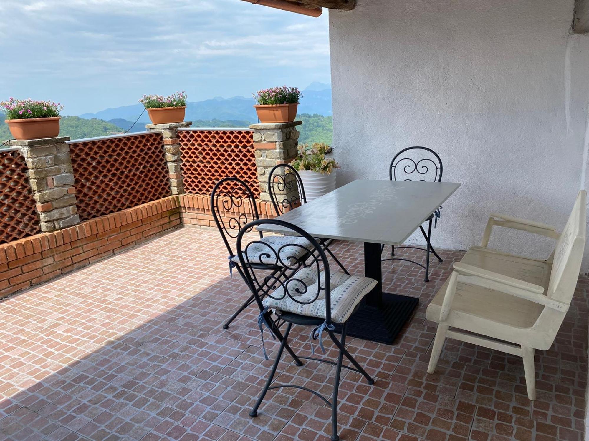 Home Holidays Crasciana, Con Terrazza Vista Sulle Alpi Apuane. المظهر الخارجي الصورة