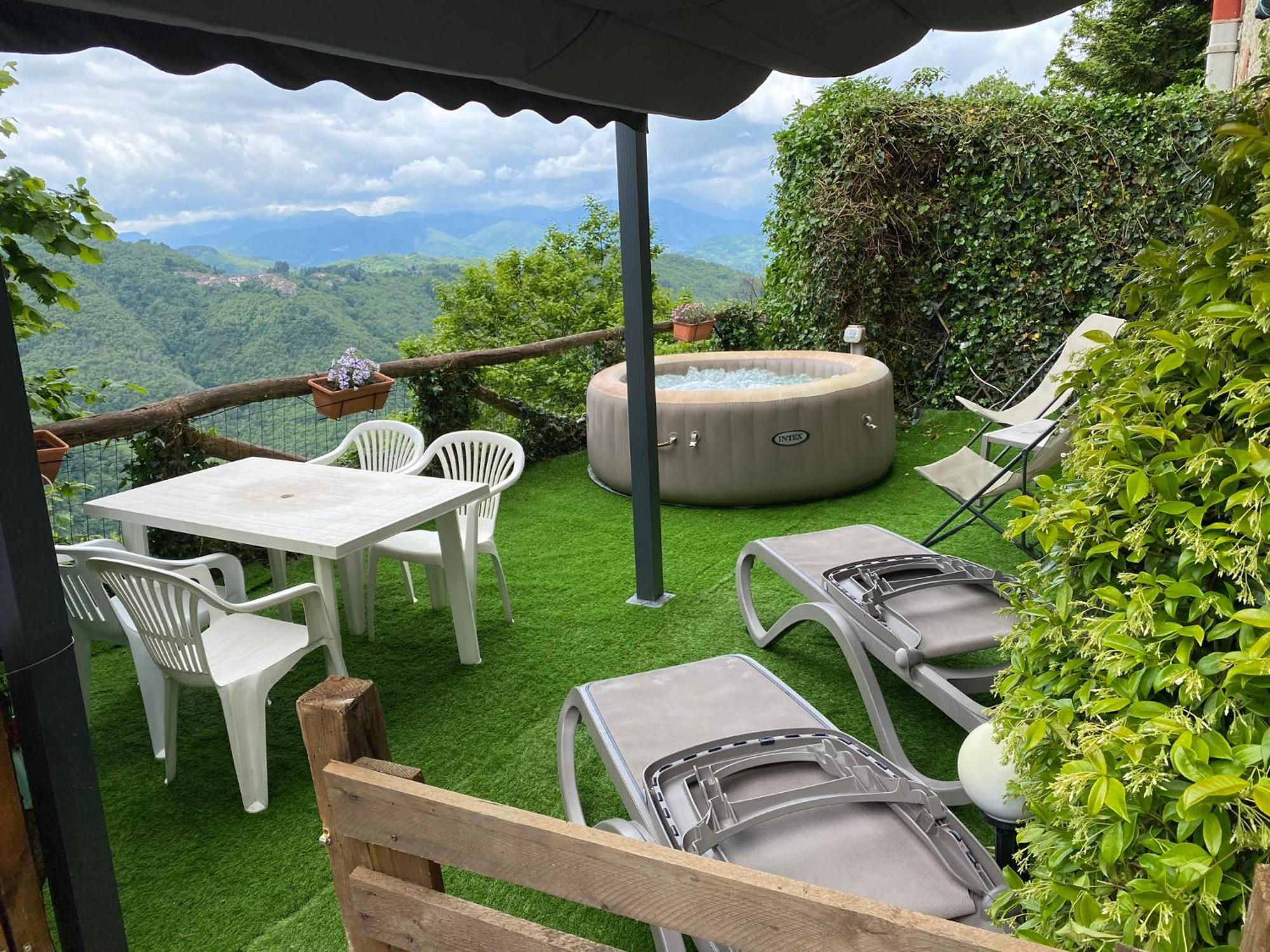 Home Holidays Crasciana, Con Terrazza Vista Sulle Alpi Apuane. المظهر الخارجي الصورة